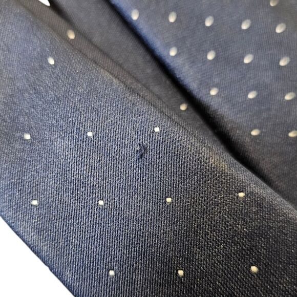 OSCAR DE LA RENTA TIE - Picture 7 of 8